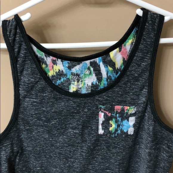 On The Byas gray tank - Picture 2 of 3